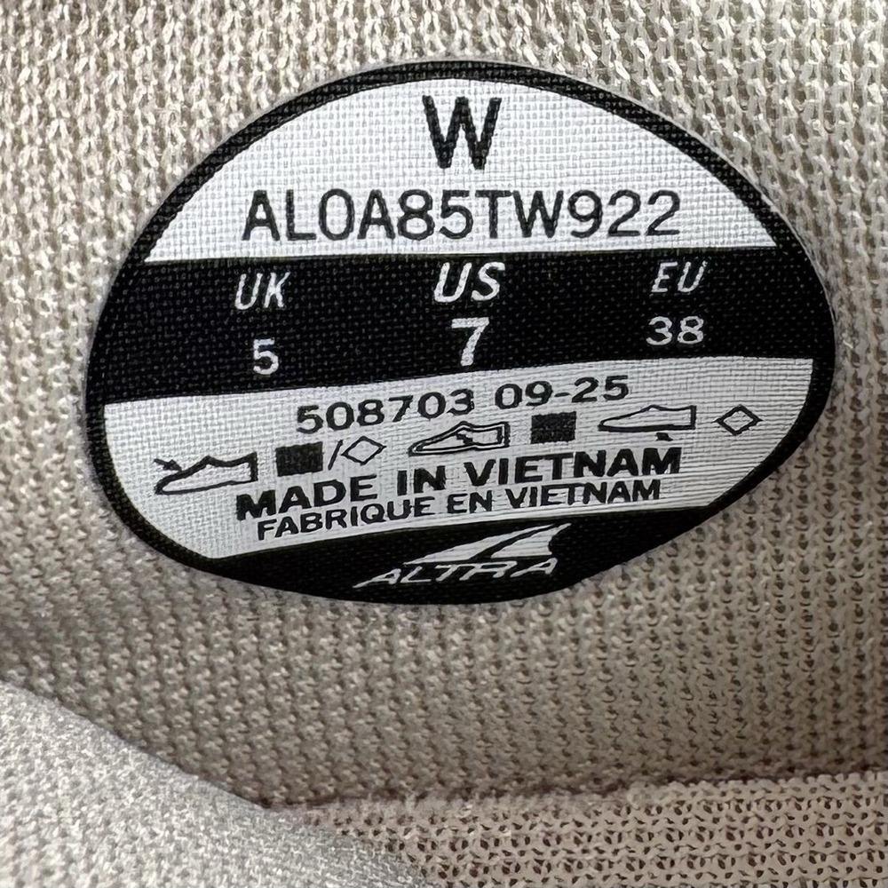 Altra FWD Via 2 Womens Size 7 Tan White Road Running Shoes 4mm Drop AL0A85TW922 - Picture 12 of 12